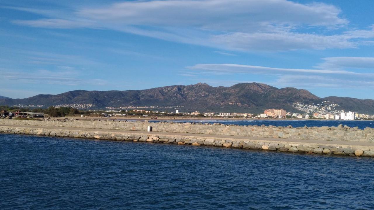Apartmán Brisa De Mar Empuriabrava Exteriér fotografie